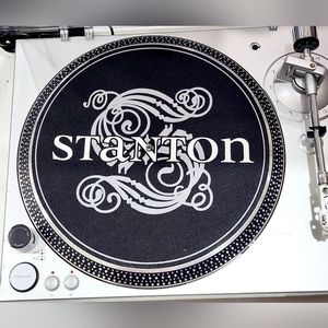 Stanton STR8-30 Turntable Record Player